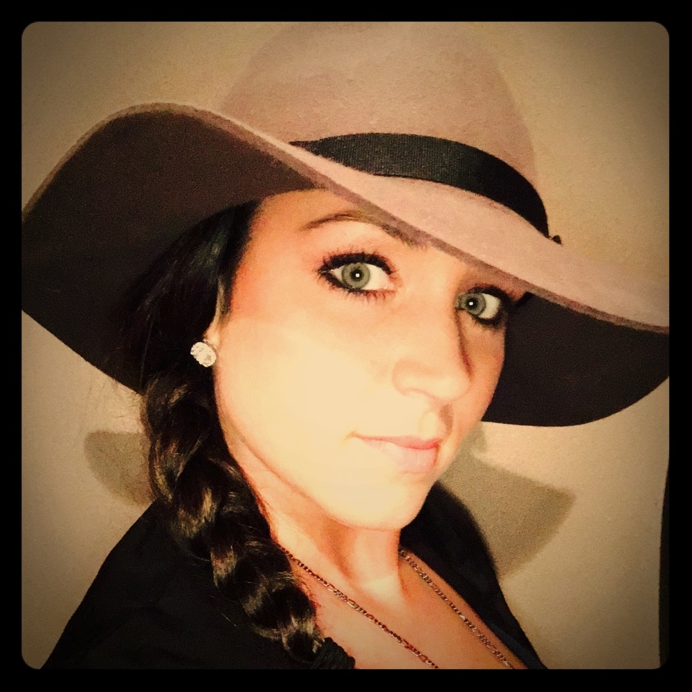 Meet your Posher, Ashley